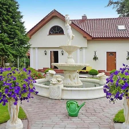 Comfortable With A Large Garden غدانسك