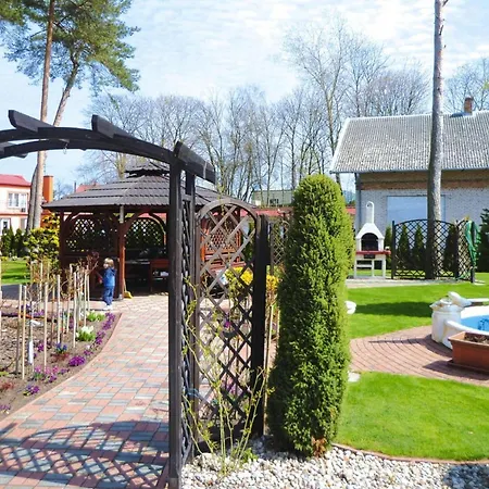 Comfortable With A Large Garden بيت للعطل غدانسك